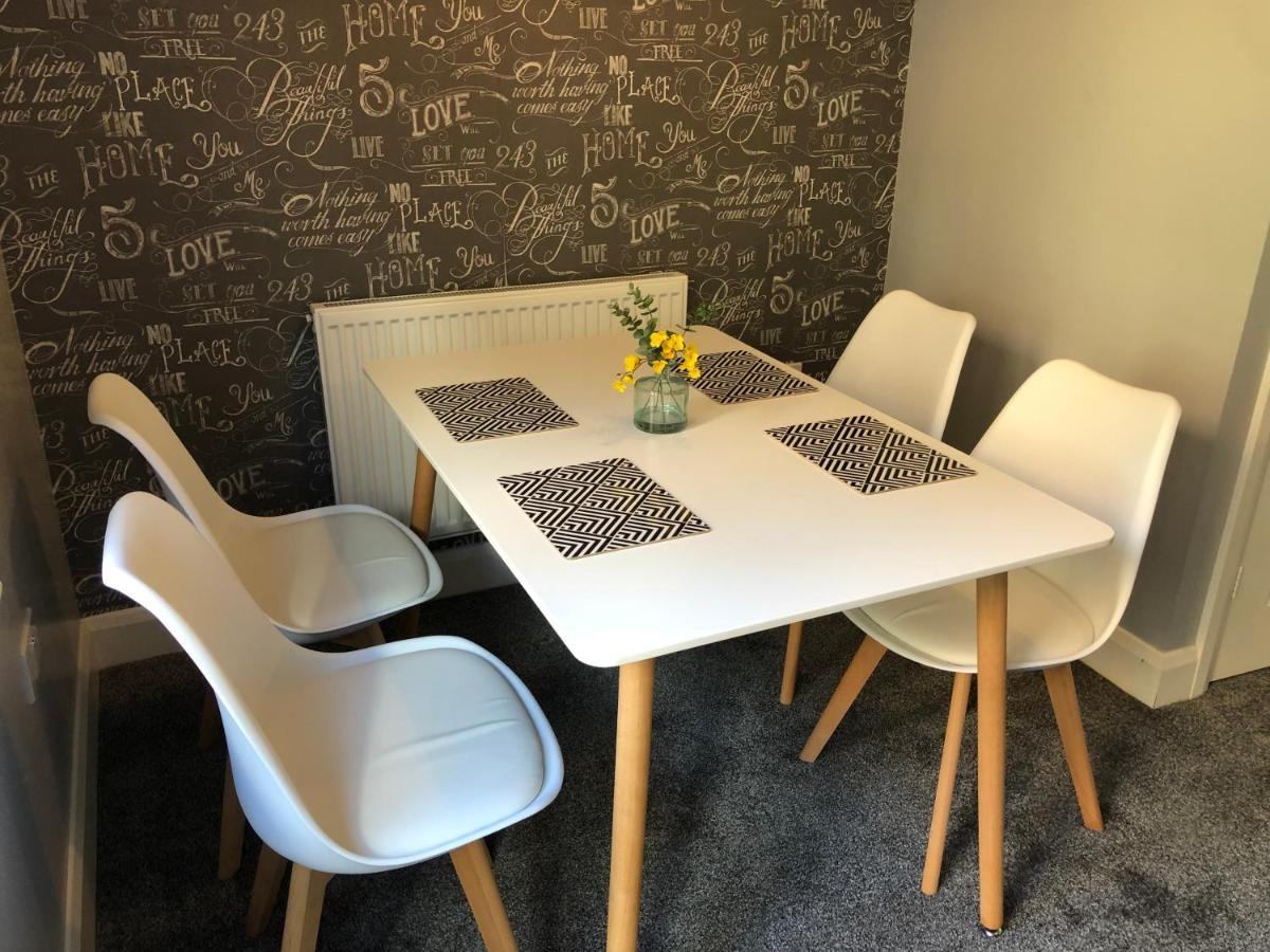 Hill House - 5 Mins Merry Hill - Perfect For Contractors & Families 브라이얼리 힐 외부 사진